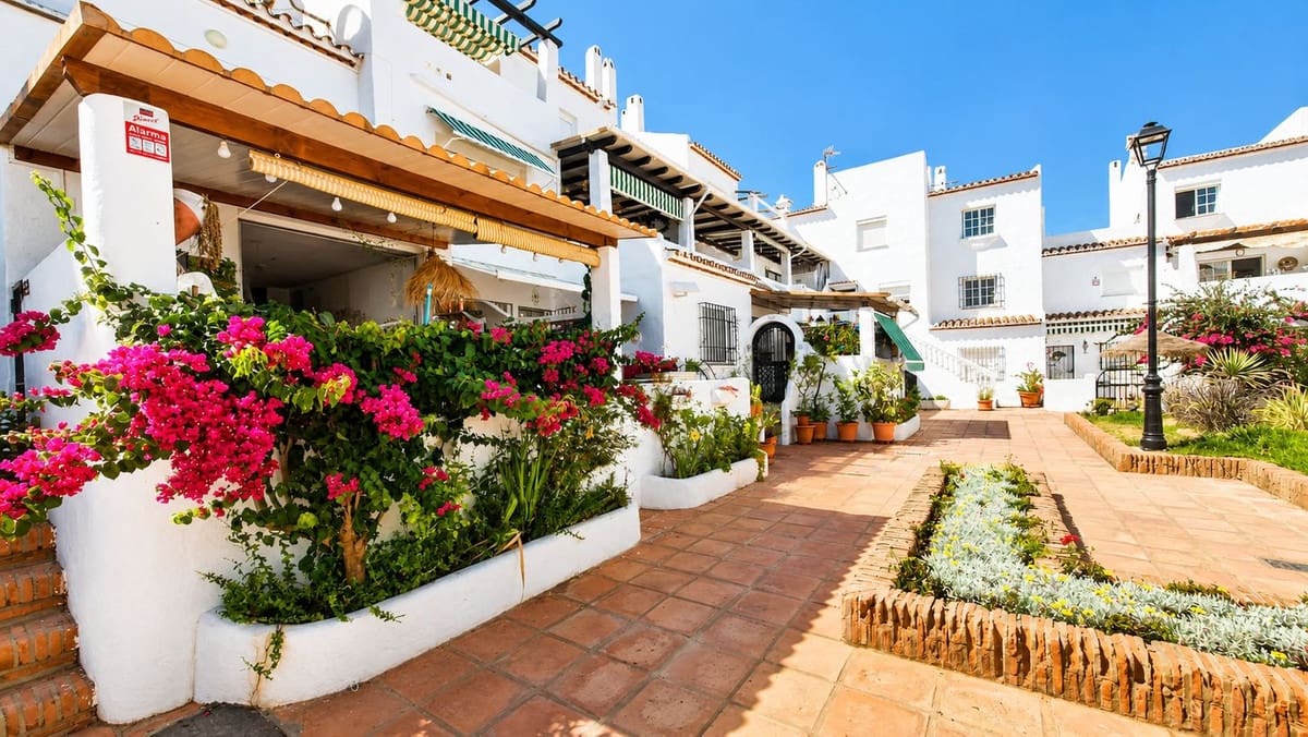 2 soverom Leilighet til salgs i La Duquesa / Puerto de la Duquesa - € 299 000 (Ref: 9941624)