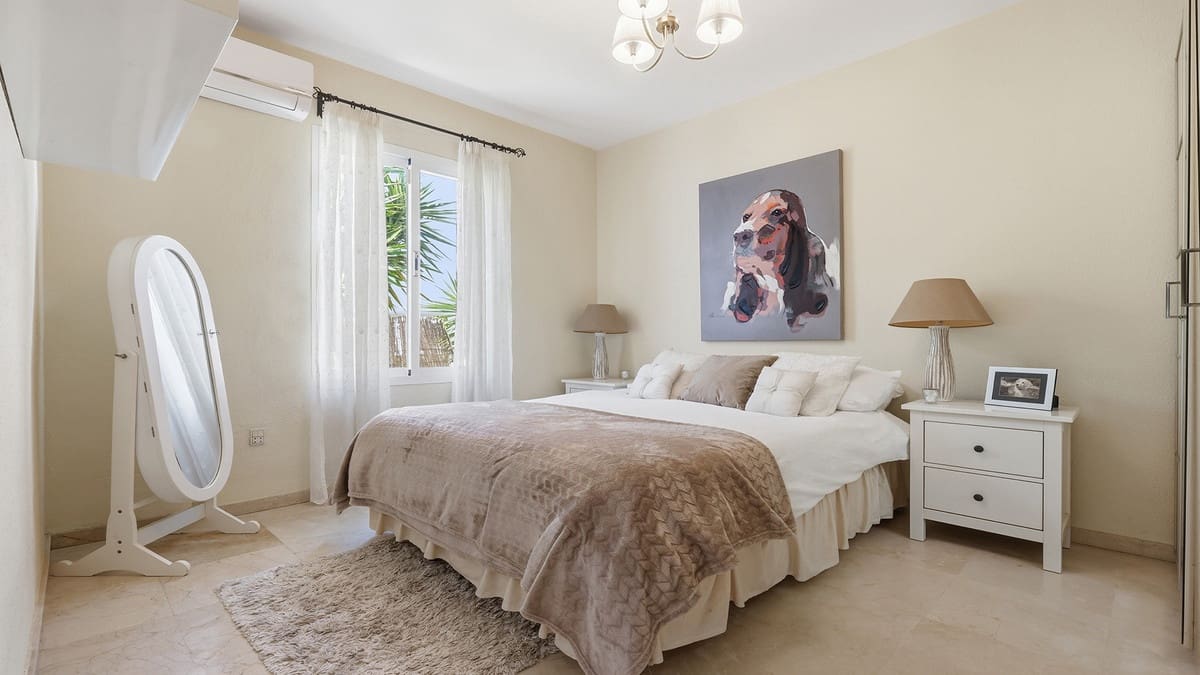 4 soverom Villa til salgs i La Duquesa / Puerto de la Duquesa - € 650 000 (Ref: 9943235)
