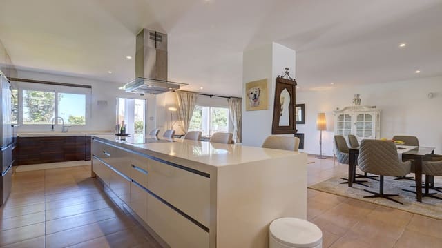 4 soverom Villa til salgs i La Duquesa / Puerto de la Duquesa, Manilva - € 650 000 (Ref: 9943235)