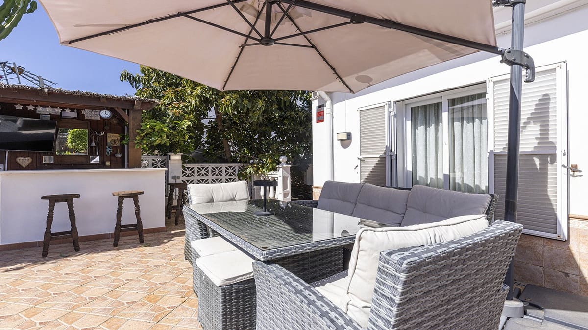 4 soverom Villa til salgs i La Duquesa / Puerto de la Duquesa - € 650 000 (Ref: 9943235)