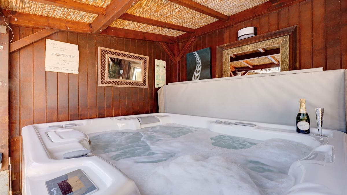 4 soverom Villa til salgs i La Duquesa / Puerto de la Duquesa - € 650 000 (Ref: 9943235)