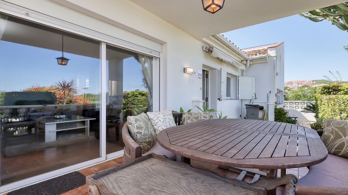 4 soverom Villa til salgs i La Duquesa / Puerto de la Duquesa - € 650 000 (Ref: 9943235)