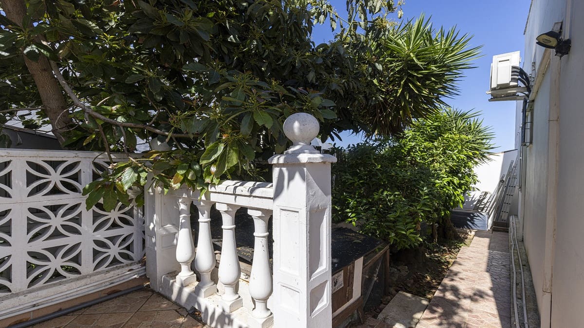 4 soverom Villa til salgs i La Duquesa / Puerto de la Duquesa - € 650 000 (Ref: 9943235)