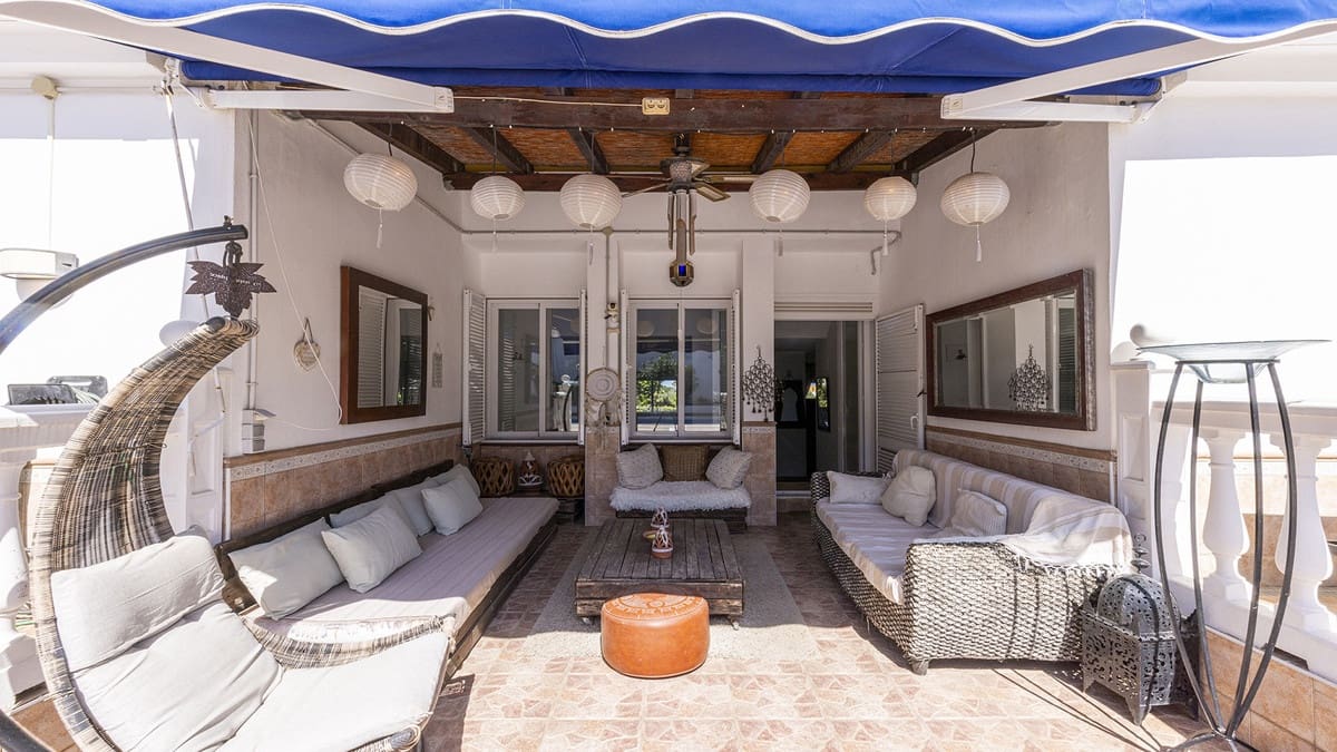 4 soverom Villa til salgs i La Duquesa / Puerto de la Duquesa - € 650 000 (Ref: 9943235)