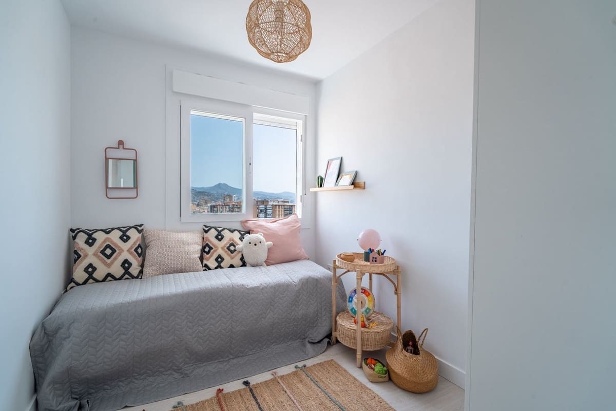 4 soveværelse Lejlighed til salg i Malaga by - € 650.000 (Ref: 9943239)