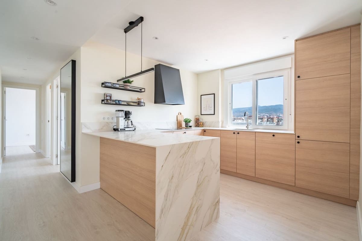 4 soveværelse Lejlighed til salg i Malaga by - € 650.000 (Ref: 9943239)
