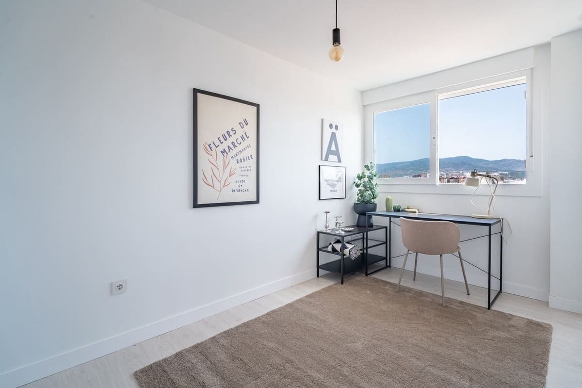 4 soveværelse Lejlighed til salg i Malaga by - € 650.000 (Ref: 9943239)