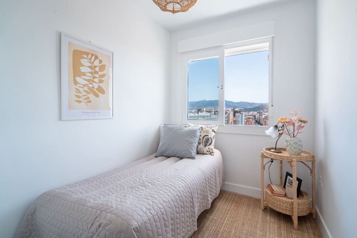 4 soveværelse Lejlighed til salg i Malaga by - € 650.000 (Ref: 9943239)
