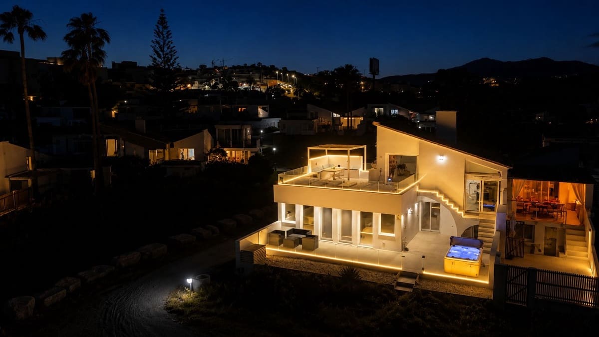 4 sovrum Finca/Hus på landet till salu i Estepona - 1 695 000 € (Ref: 9948966)