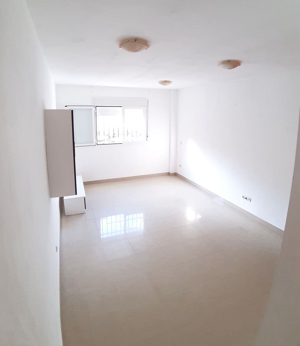 2 slaapkamer Appartement te koop in Las Lagunas de Mijas - € 250.000 (Ref: 9950805)