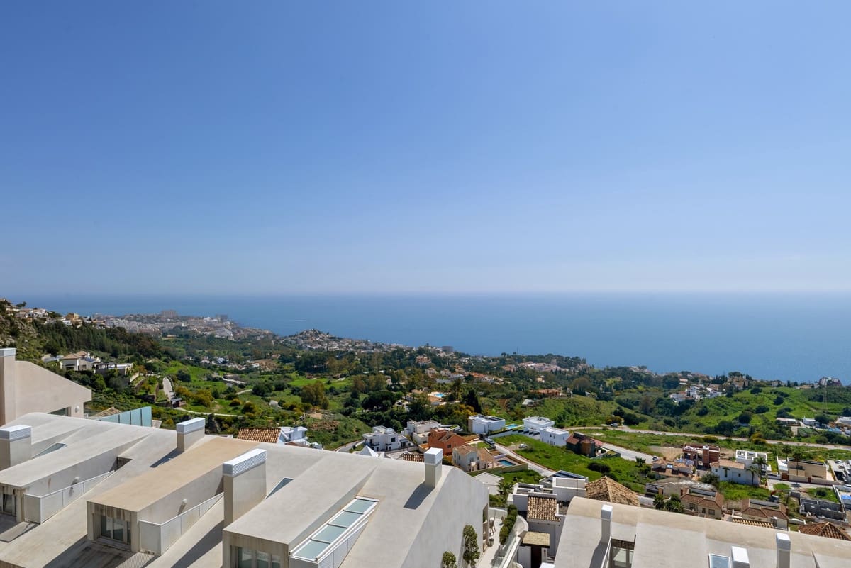 3 slaapkamer Penthouse te koop in Benalmadena - € 1.125.000 (Ref: 9950811)