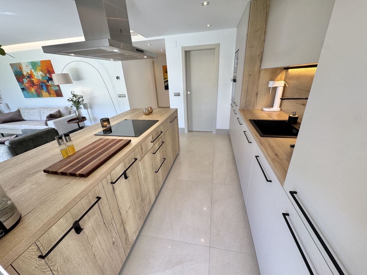 3 soveværelse Lejlighed til salg i La Cala Golf med garage - € 789.000 (Ref: 9950813)