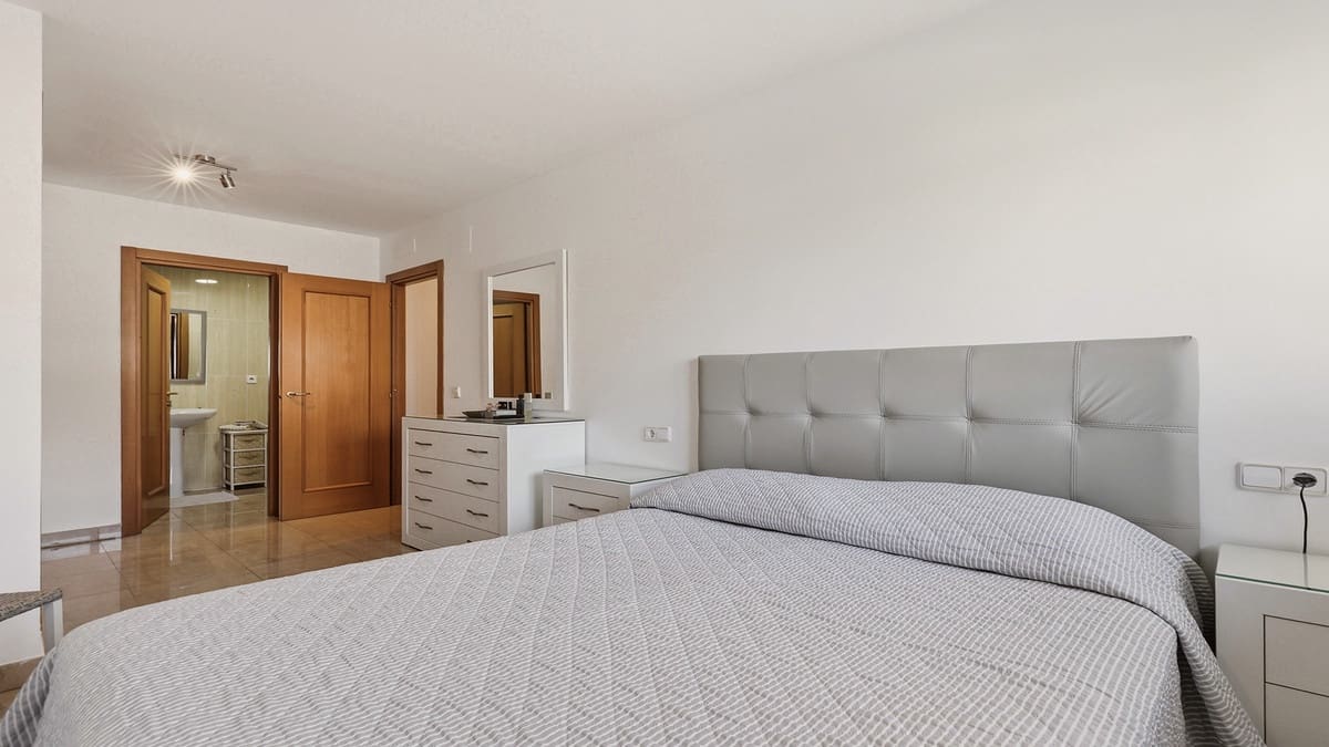Apartamento de 2 habitaciones en Manilva en venta - 280.000 € (Ref: 9950814)