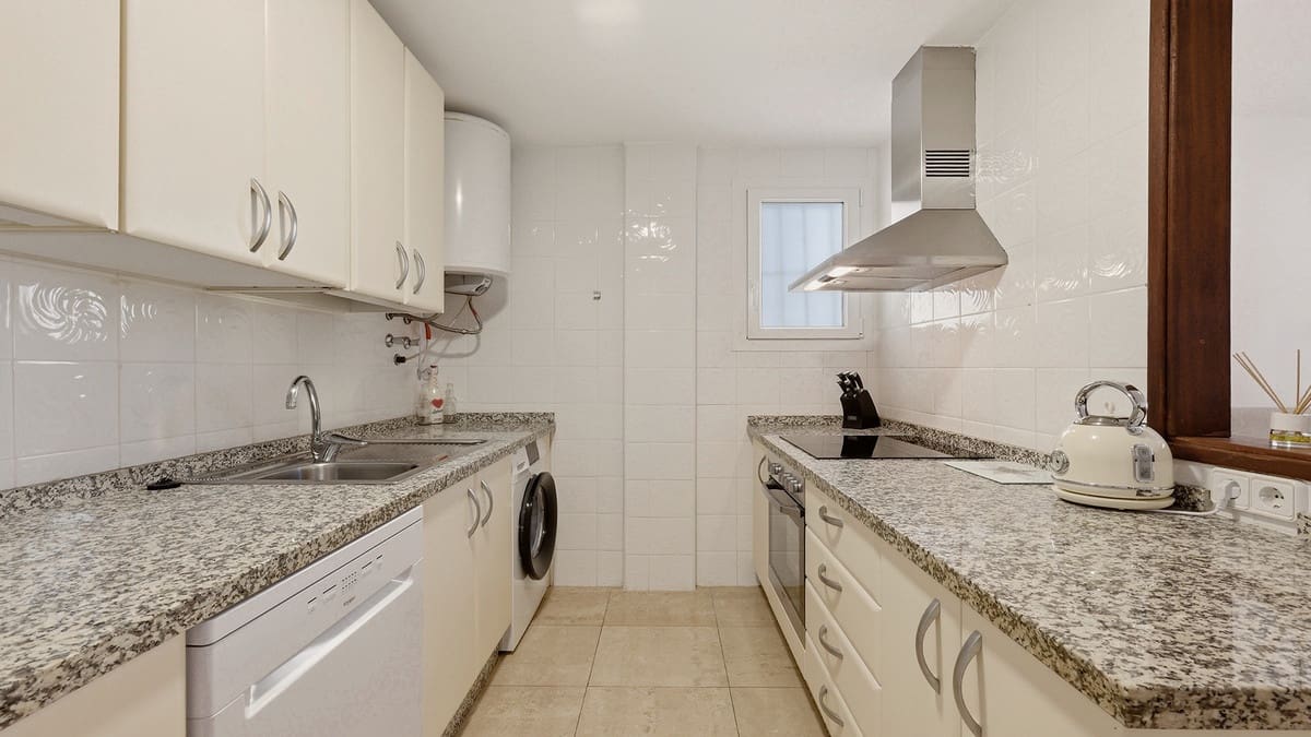 Apartamento de 2 habitaciones en Manilva en venta - 280.000 € (Ref: 9950814)