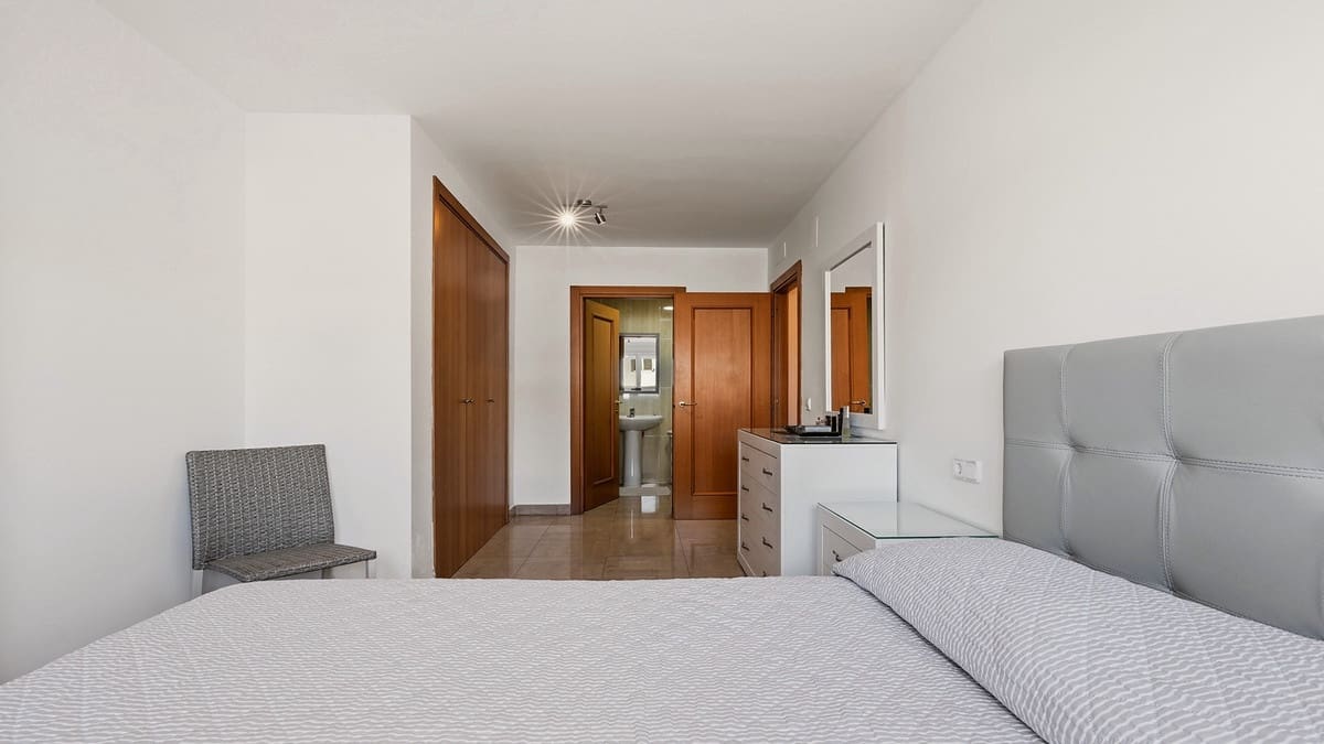 Apartamento de 2 habitaciones en Manilva en venta - 280.000 € (Ref: 9950814)