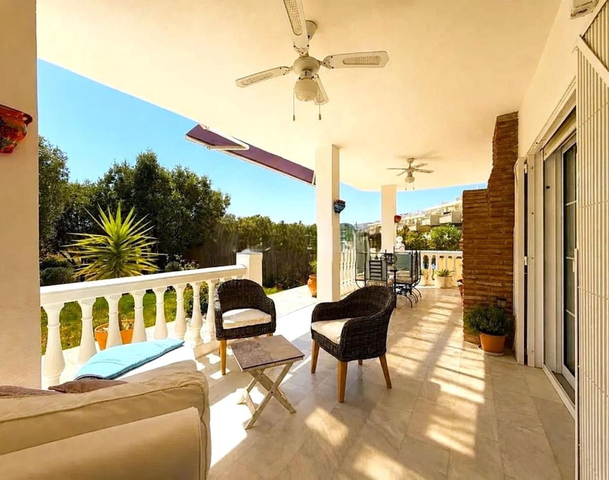 2 chambre Appartement à vendre à Estepona - 359 000 € (Ref: 9950818)