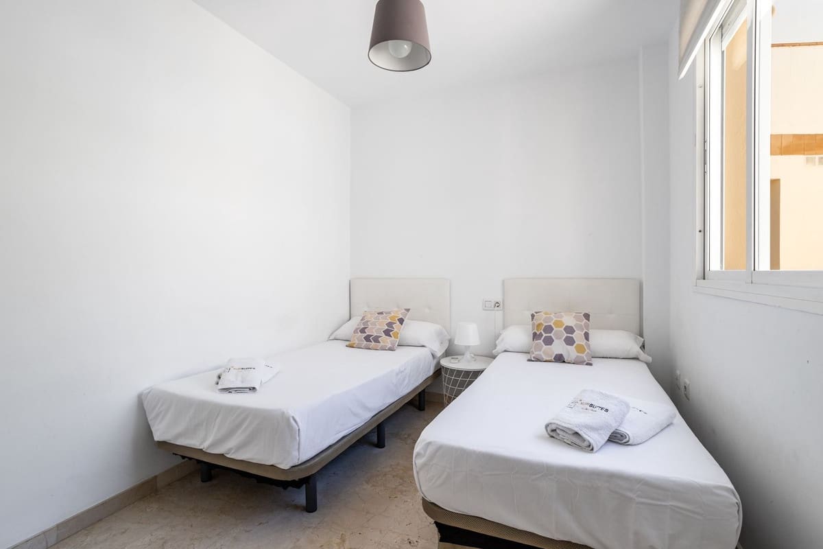 2 sypialnia Penthouse na sprzedaż w Fuengirola z garażem - 450 000 € (Ref: 9950819)