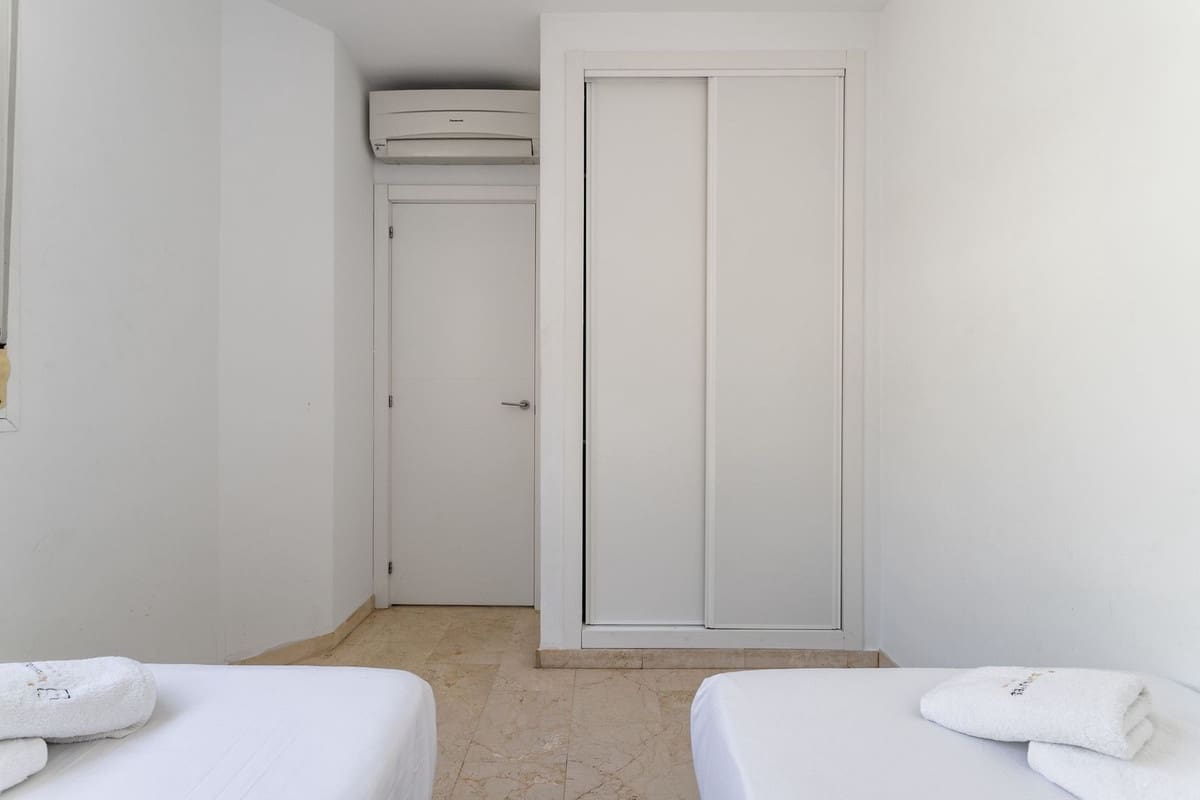 2 sypialnia Penthouse na sprzedaż w Fuengirola z garażem - 450 000 € (Ref: 9950819)