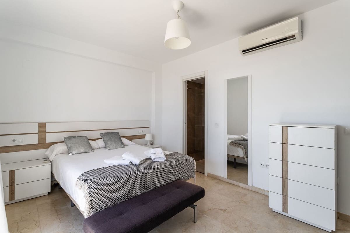 2 sypialnia Penthouse na sprzedaż w Fuengirola z garażem - 450 000 € (Ref: 9950819)