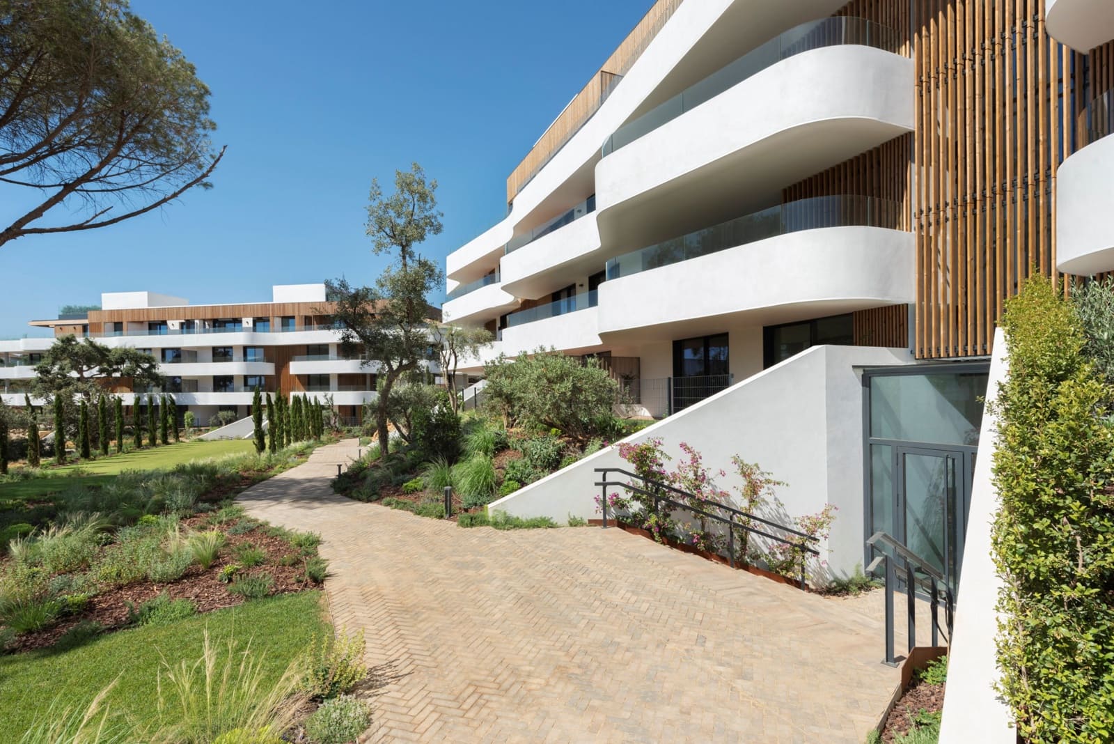 2 bedroom Apartment for sale in San Roque - € 950,000 (Ref: 9950827)