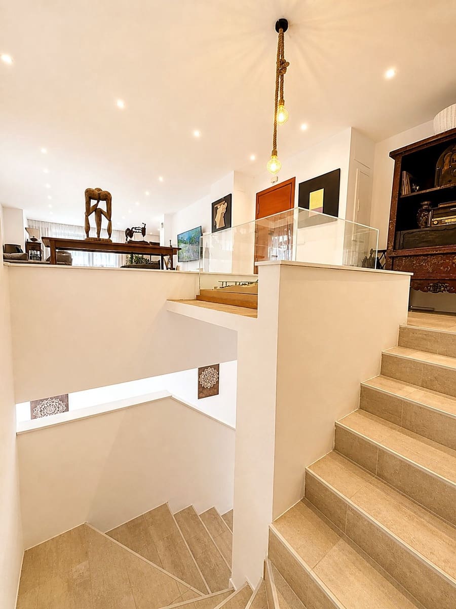 5 Zimmer Villa zu verkaufen in New Golden Mile mit Garage - 659.000 € (Ref: 9953557)