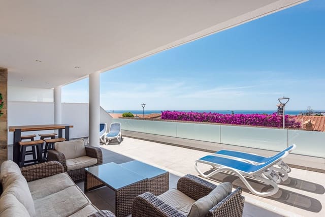 3 bedroom Apartment for sale in Castillo Sohail, Fuengirola with garage - € 639,000 (Ref: 9953558)
