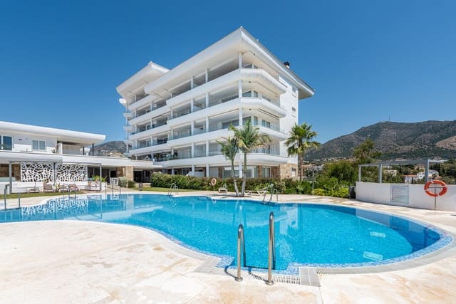 3 bedroom Apartment for sale in Castillo Sohail, Fuengirola with garage - € 639,000 (Ref: 9953558)