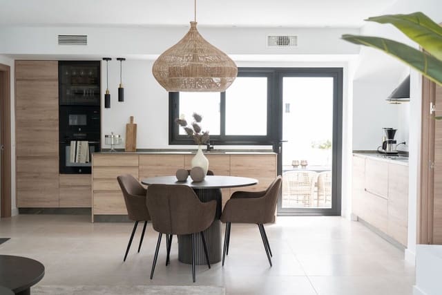 2 sypialnia Apartament na sprzedaż w Puerto Banus, Marbella z garażem - 649 000 € (Ref: 9953560)