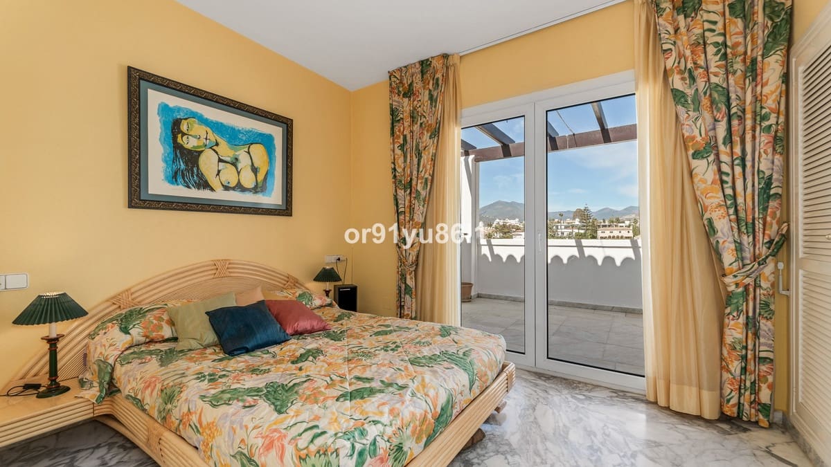 2 chambre Appartement à vendre à Puerto Banus - 1 200 000 € (Ref: 9954620)