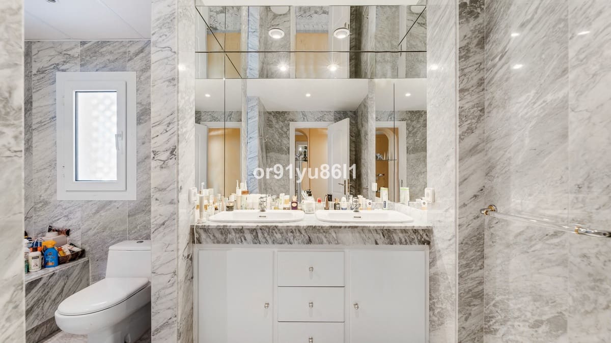 2 chambre Appartement à vendre à Puerto Banus - 1 200 000 € (Ref: 9954620)