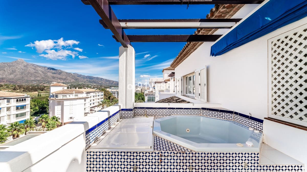 2 chambre Appartement à vendre à Puerto Banus - 1 200 000 € (Ref: 9954620)