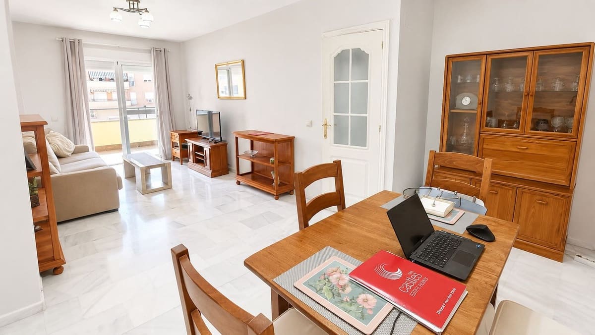 2 slaapkamer Appartement te koop in San Luis de Sabinillas met garage - € 250.000 (Ref: 9954621)