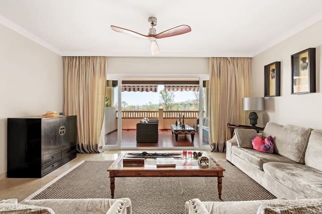 2 Zimmer Apartment zu verkaufen in Atalaya-Isdabe, Estepona mit Garage - 645.000 € (Ref: 9954622)