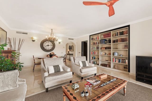 2 Zimmer Apartment zu verkaufen in Atalaya-Isdabe, Estepona mit Garage - 645.000 € (Ref: 9954622)