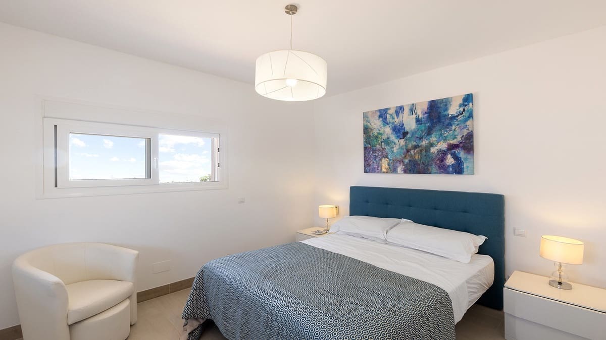 4 bedroom Villa for sale in Manilva - € 1,100,000 (Ref: 9958901)