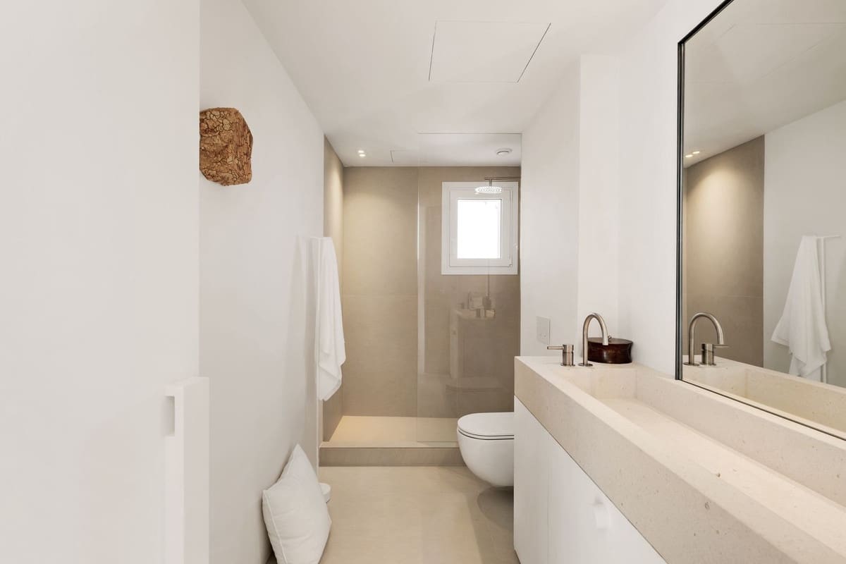 4 slaapkamer Villa te koop in El Paraiso met zwembad garage - € 3.880.000 (Ref: 9961957)