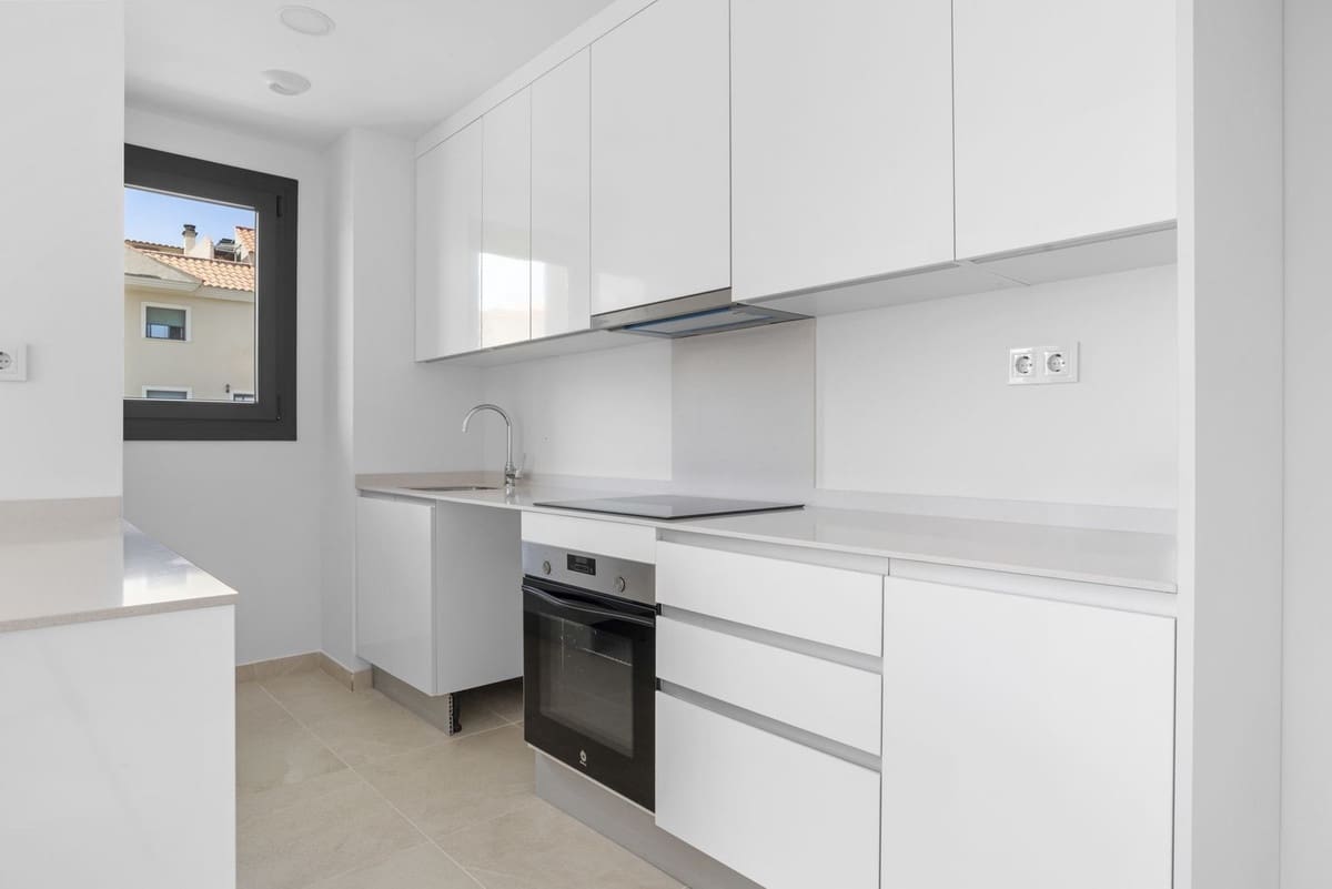 3 chambre Penthouse à vendre à Estepona avec garage - 849 500 € (Ref: 9974455)