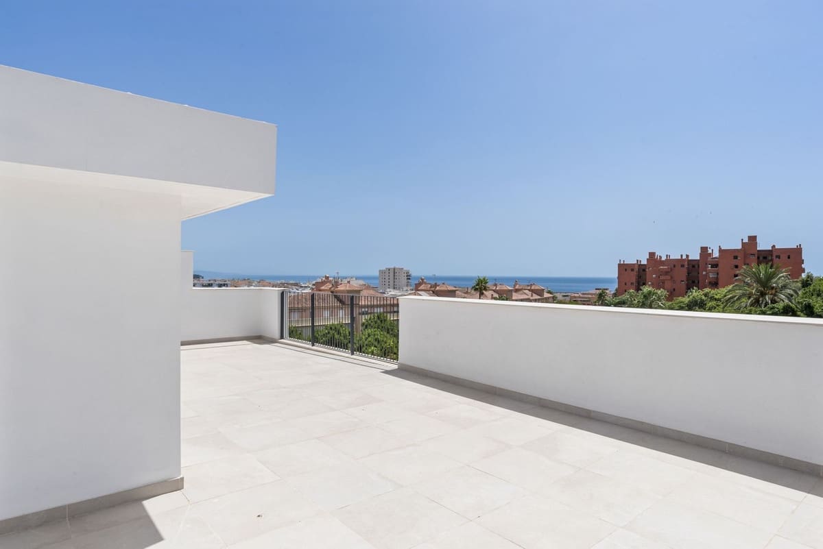 3 chambre Penthouse à vendre à Estepona avec garage - 849 500 € (Ref: 9974455)