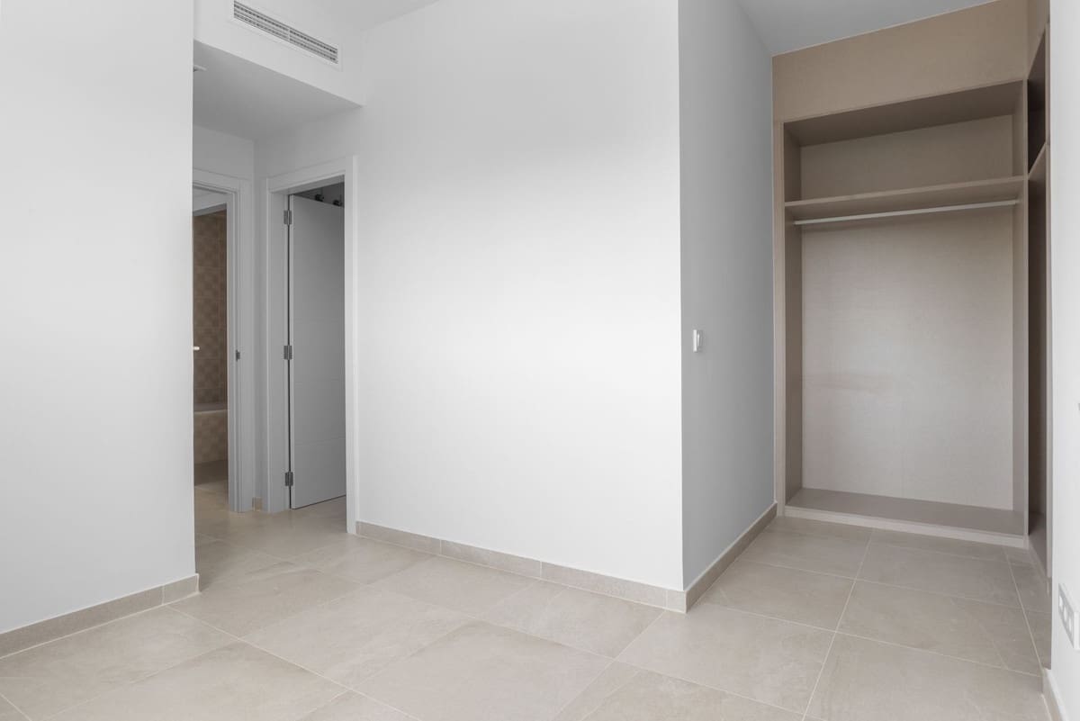 3 chambre Penthouse à vendre à Estepona avec garage - 849 500 € (Ref: 9974455)