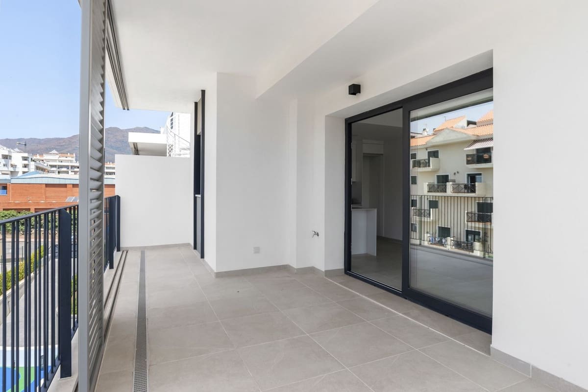 3 chambre Penthouse à vendre à Estepona avec garage - 849 500 € (Ref: 9974455)