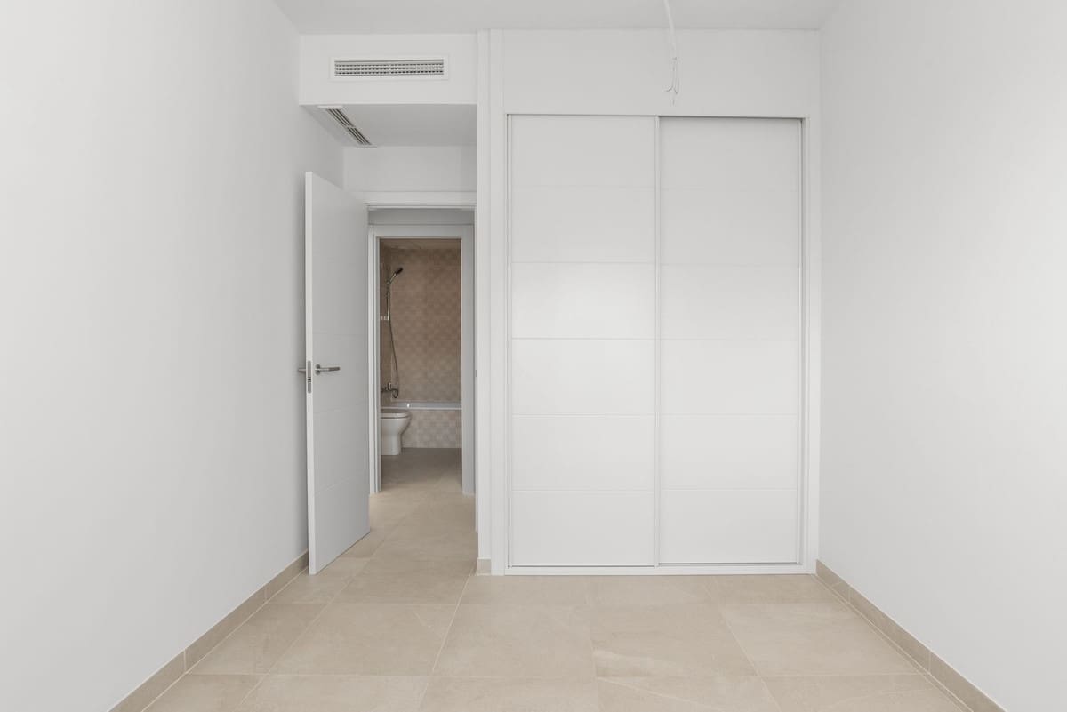 2 soverom Penthouse til salgs i Estepona med garasje - € 699 500 (Ref: 9974456)