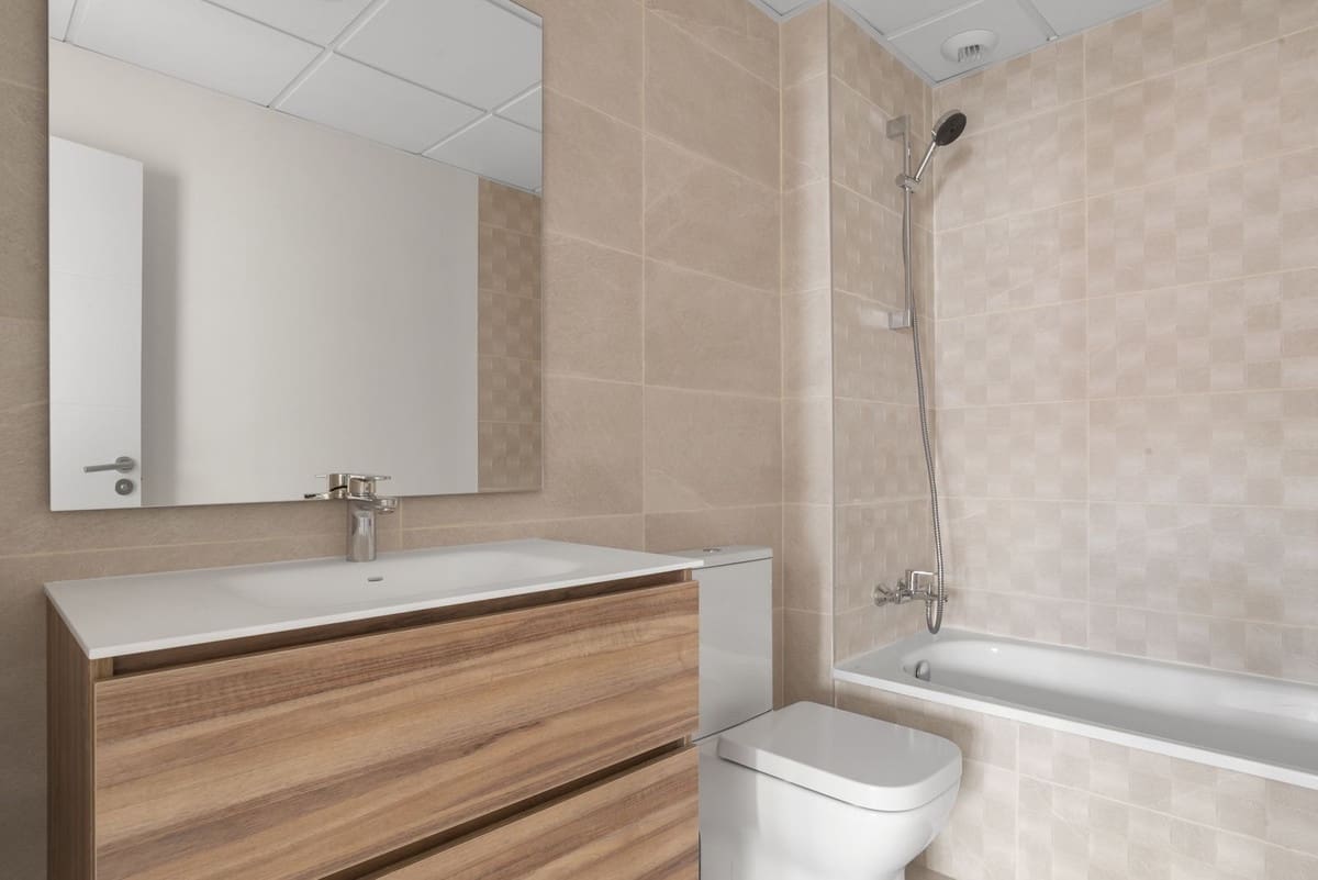 2 soverom Penthouse til salgs i Estepona med garasje - € 699 500 (Ref: 9974456)