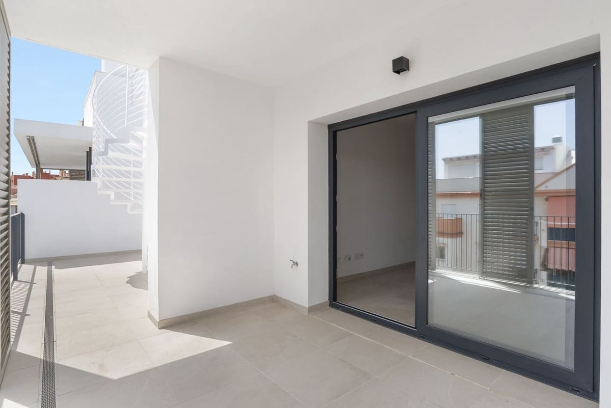 2 soverom Penthouse til salgs i Estepona med garasje - € 699 500 (Ref: 9974456)
