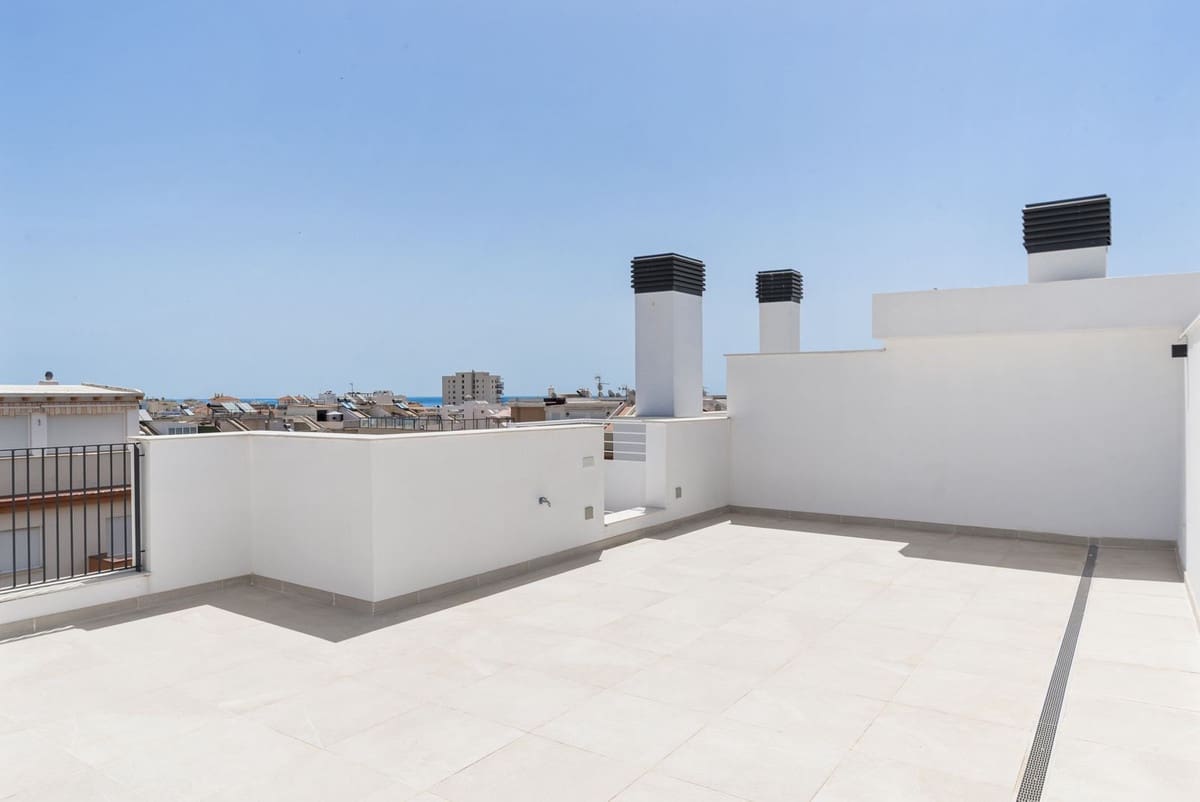 2 soverom Penthouse til salgs i Estepona med garasje - € 699 500 (Ref: 9974456)