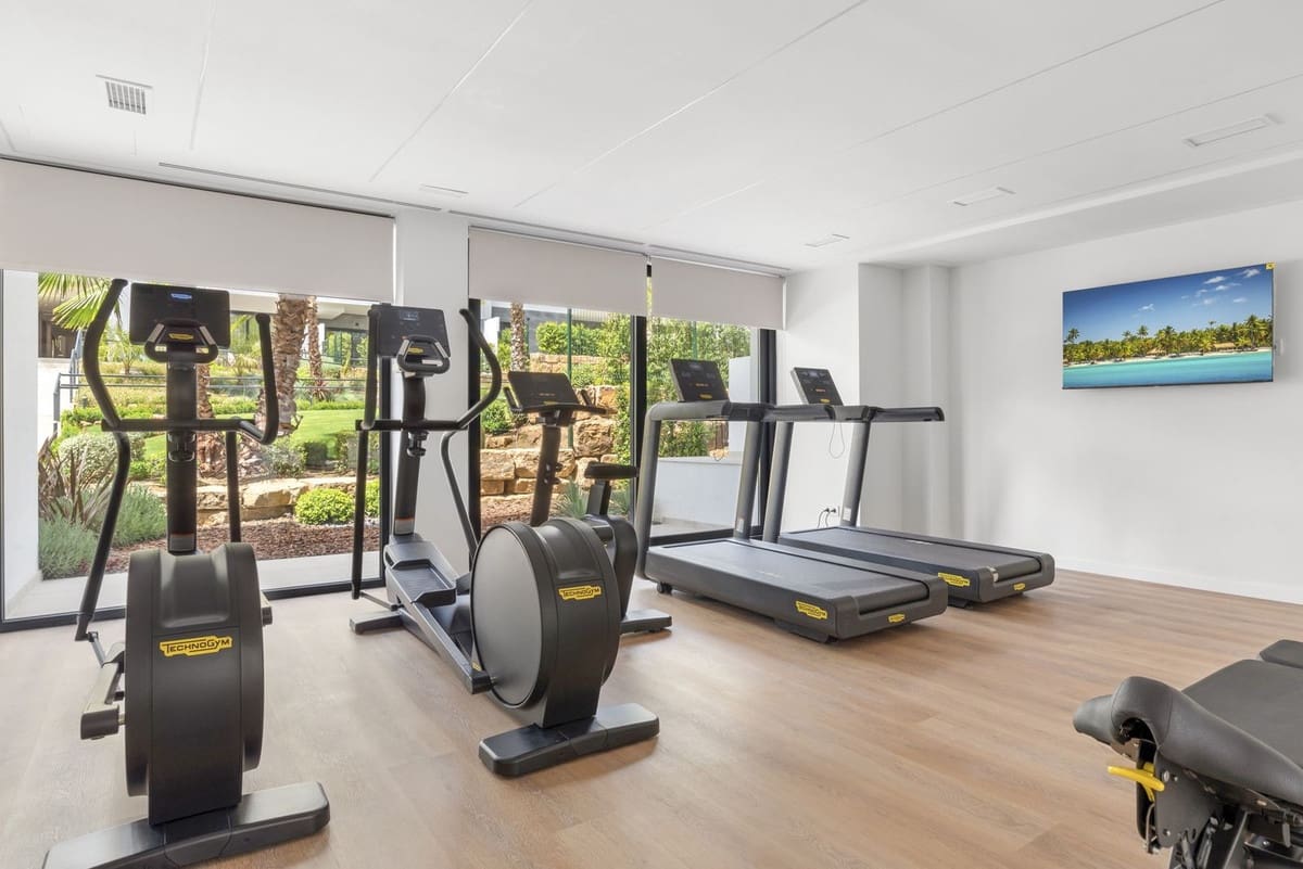 2 soverom Penthouse til salgs i Estepona med garasje - € 699 500 (Ref: 9974456)