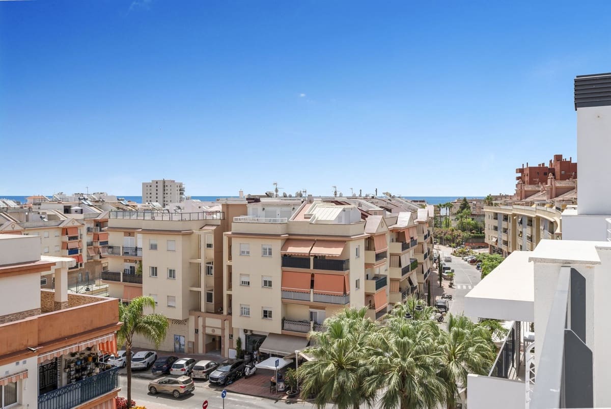 2 soverom Penthouse til salgs i Estepona med garasje - € 699 500 (Ref: 9974456)