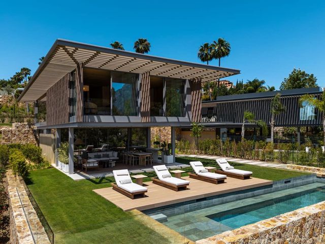 4 soveværelse Villa til salg i Puerto Banus, Marbella med swimmingpool garage - € 4.800.000 (Ref: 9976622)
