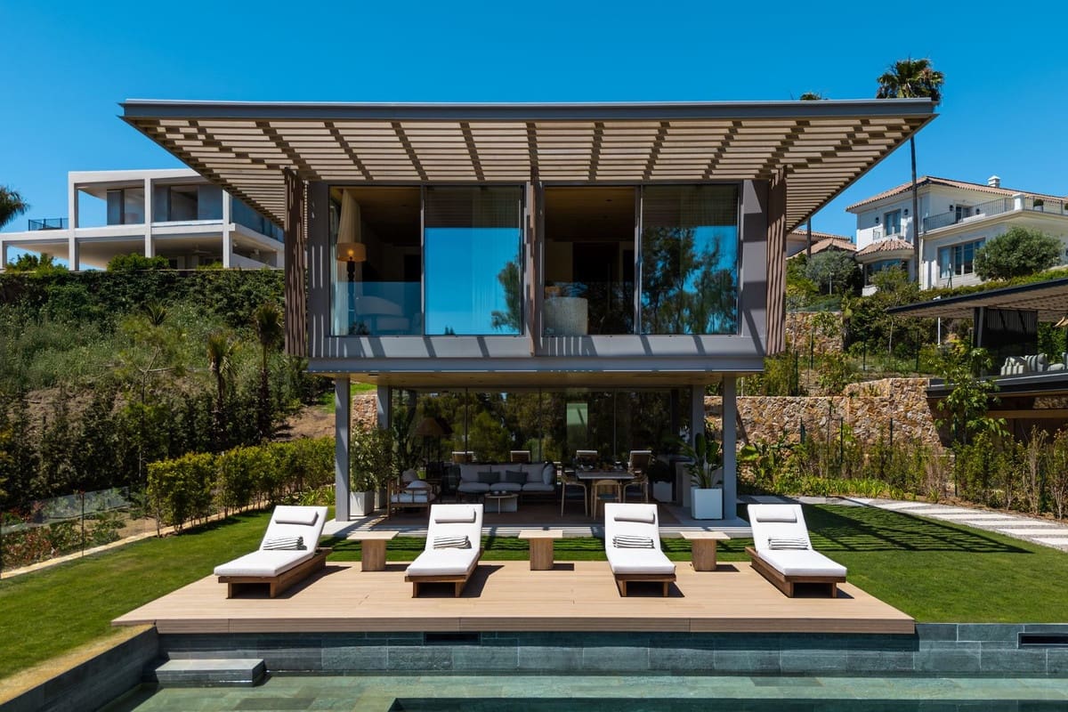4 soveværelse Villa til salg i Nueva Andalucia med swimmingpool garage - € 4.800.000 (Ref: 9976622)