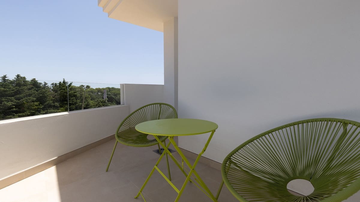 3 sypialnia Penthouse na sprzedaż w Casares z basenem garażem - 780 000 € (Ref: 9978064)