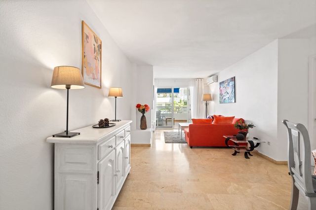 1 soverom Leilighet til salgs i Parque Central, Estepona med svømmebasseng garasje - € 325 000 (Ref: 9984335)